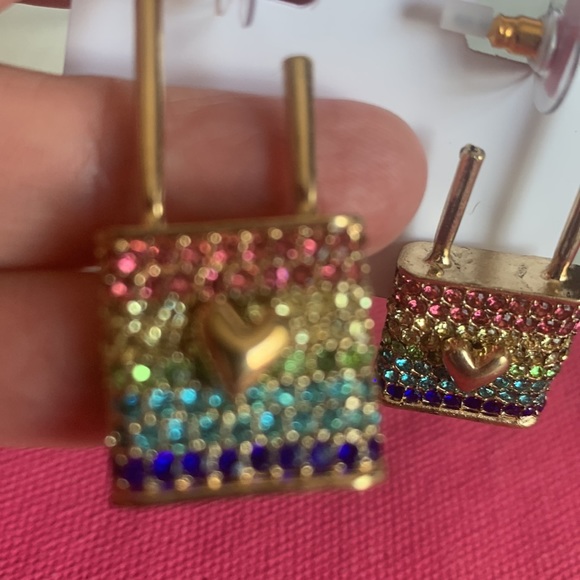 Betsey Johnson love lock earrings rainbow . NWT - Picture 5 of 6